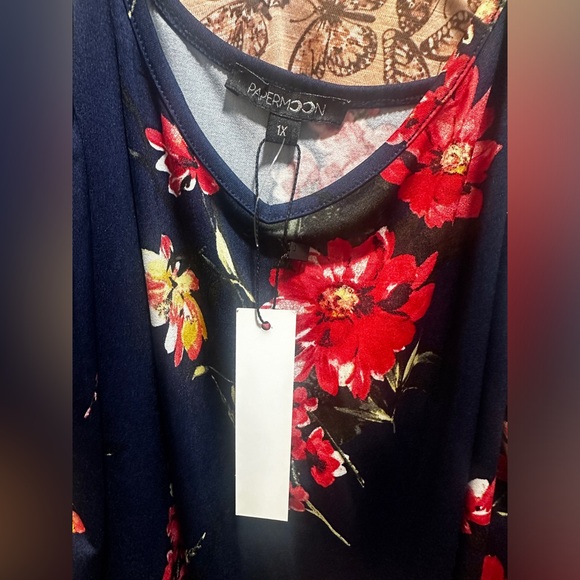 NWT Papermoon Floral Top - Picture 2 of 5